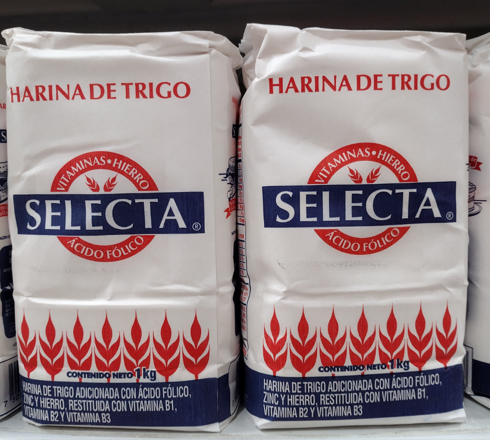 4X SELECTA HARINA DE TRIGO / WHEAT FLOUR - 4 BAGS OF 1 KILO (35.3 oz ) EACH - FREE SHIPPING