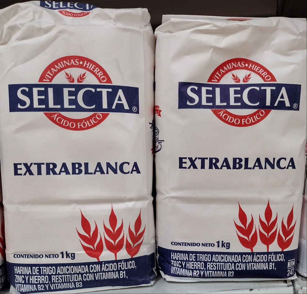4X SELECTA HARINA EXTRA BLANCA DE TRIGO / EXTRA WHITE WHEAT FLOUR - 4 BAGS OF 1 KILO (35.3 oz ) EACH - FREE SHIPPING